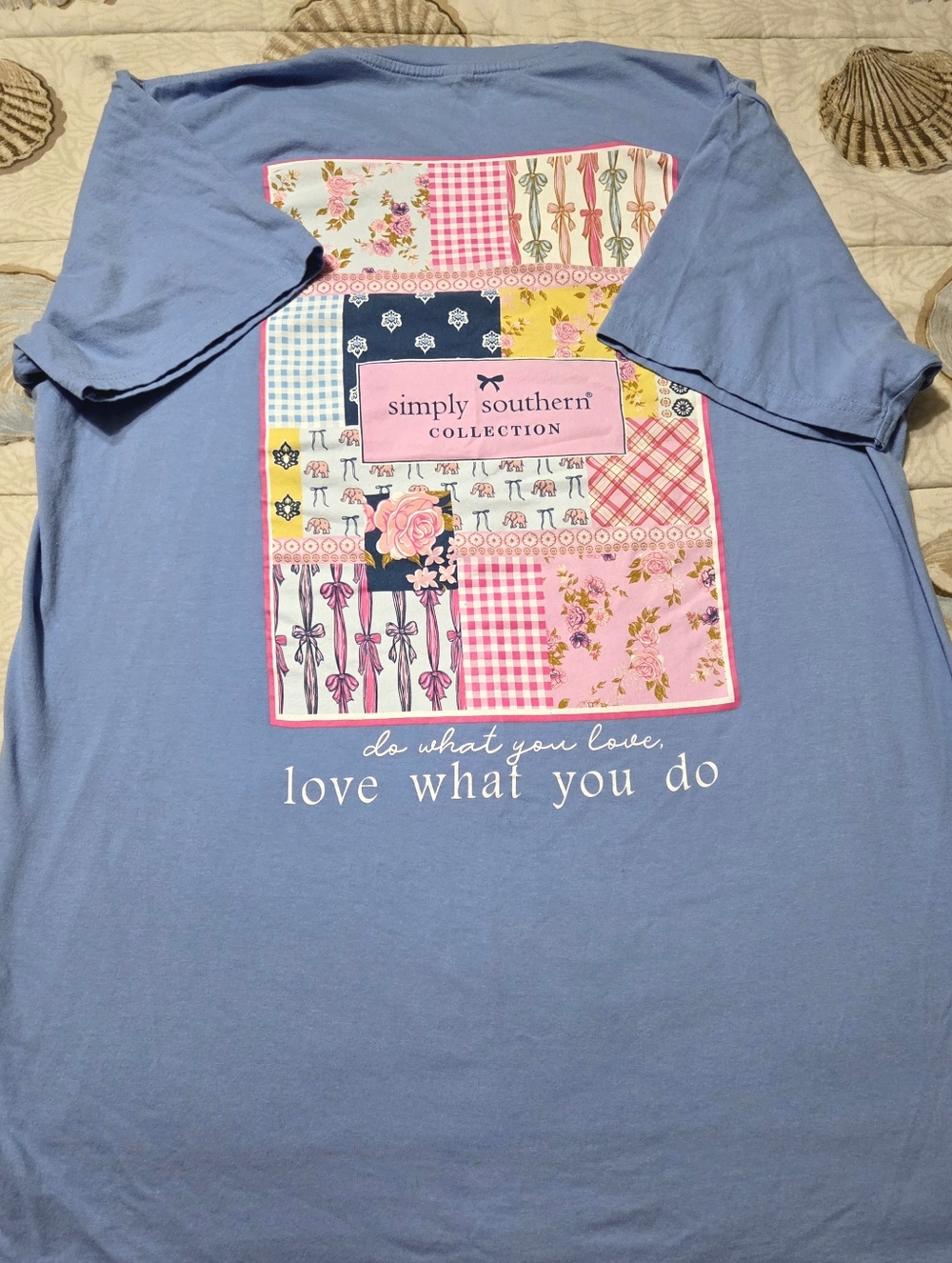 Simply Southern Women's Lavender Graphic Tee - Love What You Do